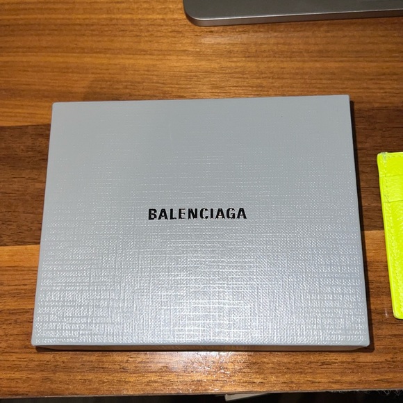Balenciaga cash card holder. - Picture 3 of 5